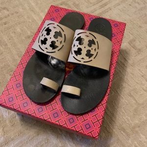 SOLD!!!!!! TORY BURCH ZOEY SANDAL size 8 1/2